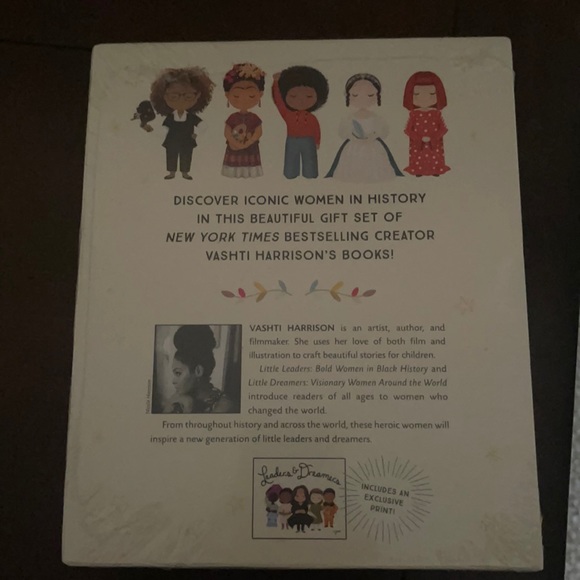 Book:  Vashti Harrison’s Little Dreamers Gift Set - Picture 3 of 6